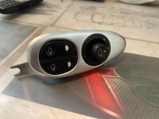 bontott FORD PUMA Bal első Ablakemelő Kapcsoló