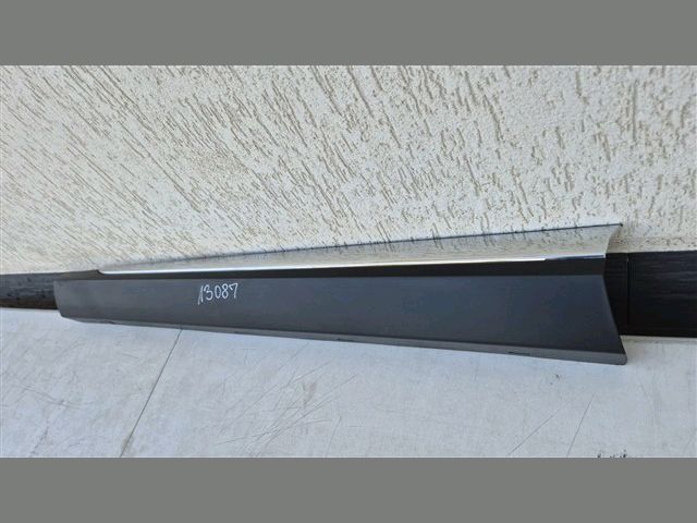 bontott FORD PUMA Bal első Ajtó Díszléc