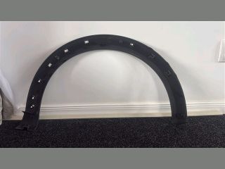 bontott FORD PUMA Bal első Sárvédő Díszléc