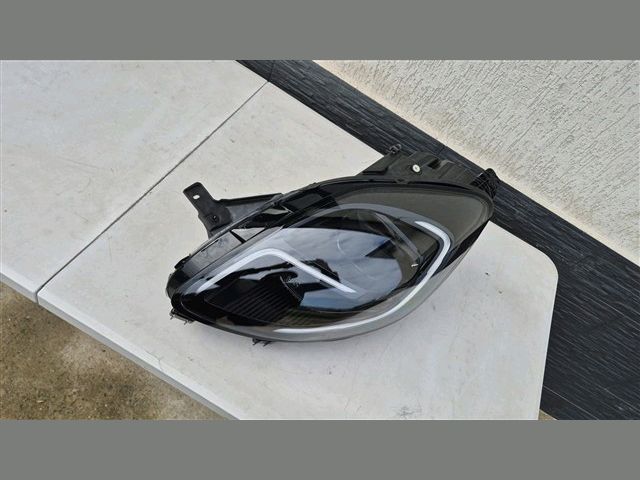 bontott FORD PUMA Bal Fényszóró