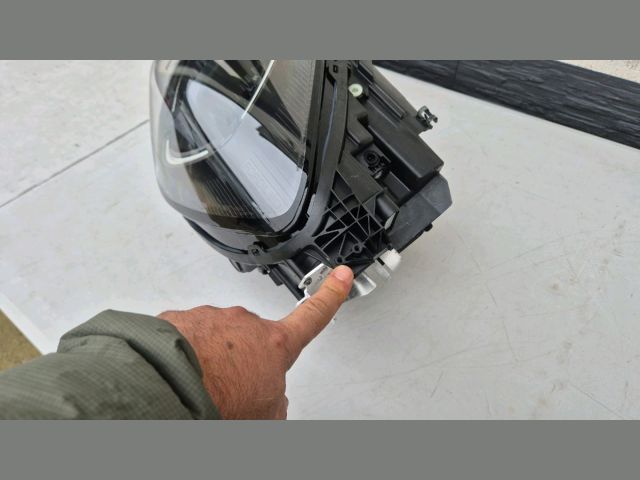 bontott FORD PUMA Bal Fényszóró