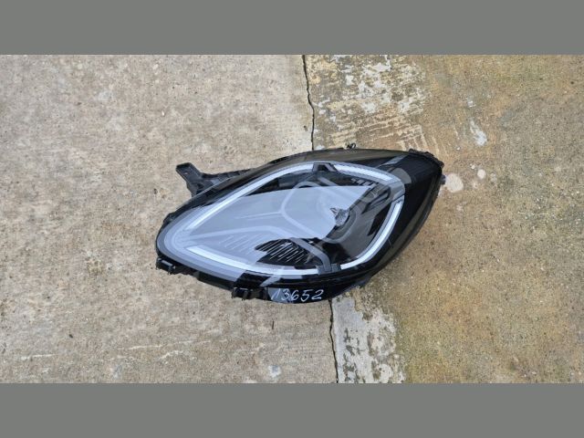 bontott FORD PUMA Bal Fényszóró