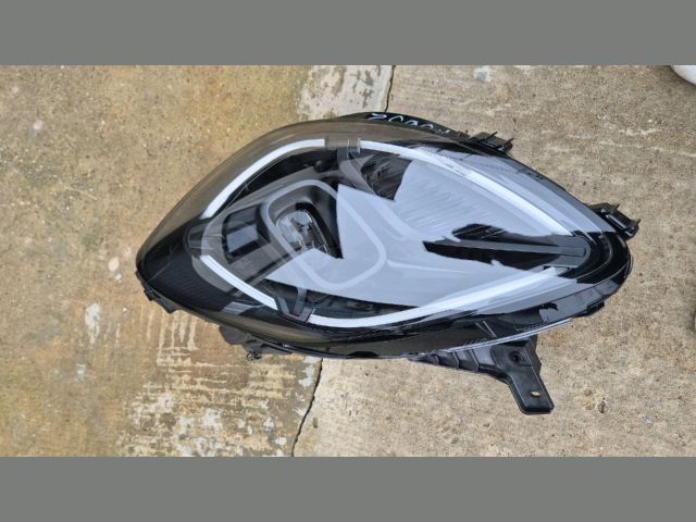 bontott FORD PUMA Bal Fényszóró