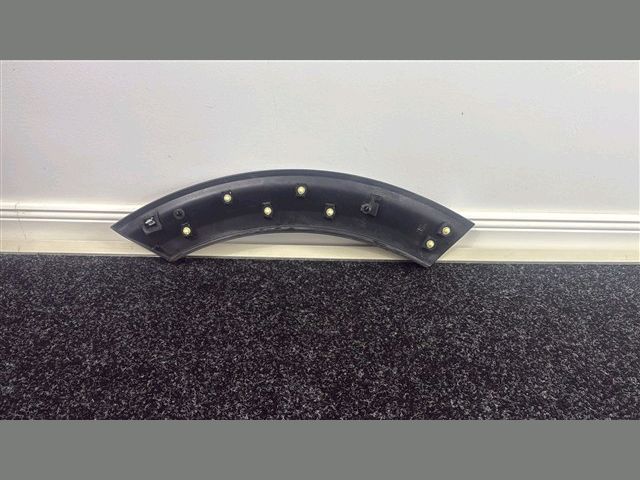 bontott FORD PUMA Bal hátsó Ajtó Díszléc