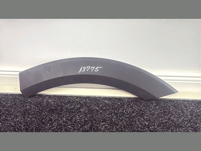 bontott FORD PUMA Bal hátsó Ajtó Díszléc