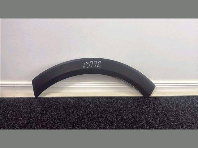 bontott FORD PUMA Bal hátsó Sárvédő Szélesítő