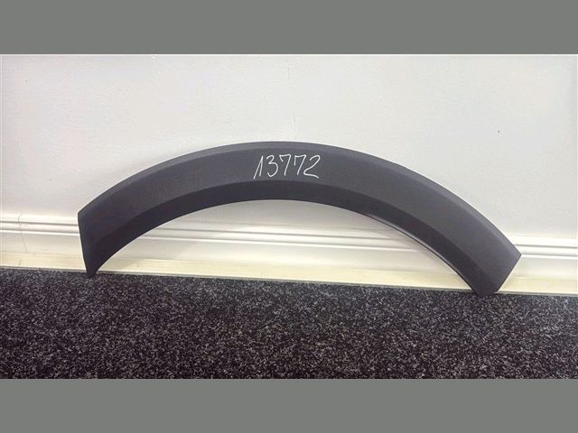 bontott FORD PUMA Bal hátsó Sárvédő Szélesítő