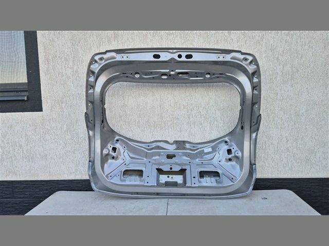 bontott FORD PUMA Csomagtérajtó (Üres lemez)