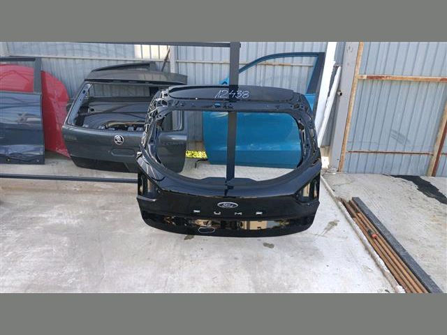 bontott FORD PUMA Csomagtérajtó (Üres lemez)