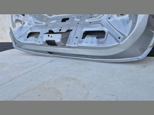 bontott FORD PUMA Csomagtérajtó (Üres lemez)