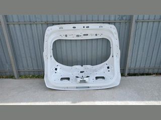 bontott FORD PUMA Csomagtérajtó (Üres lemez)