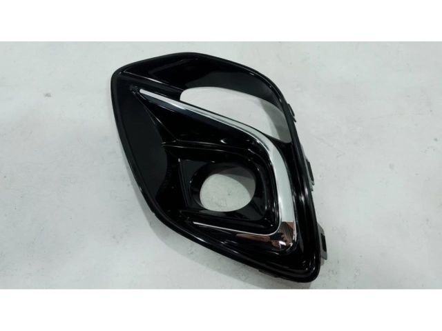 bontott FORD PUMA Első Lökhárító Bal Díszrács