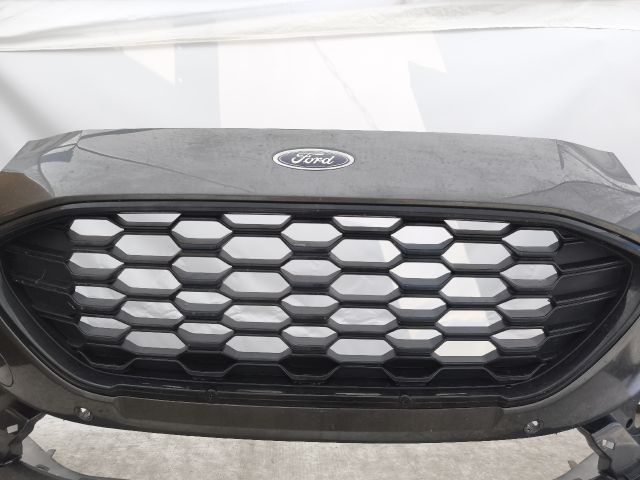 bontott FORD PUMA Első Lökhárító (Részeivel)