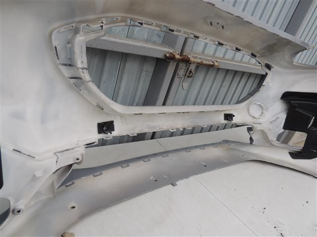 bontott FORD PUMA Első Lökhárító (Részeivel)