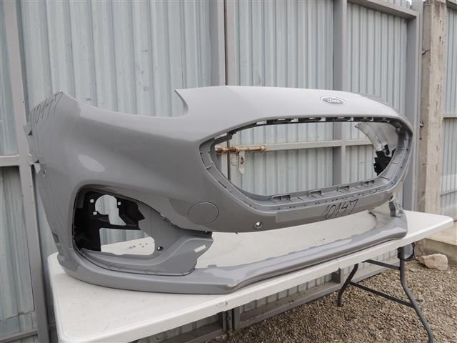 bontott FORD PUMA Első Lökhárító (Részeivel)