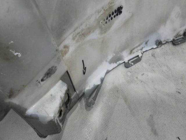 bontott FORD PUMA Első Lökhárító (Üresen)