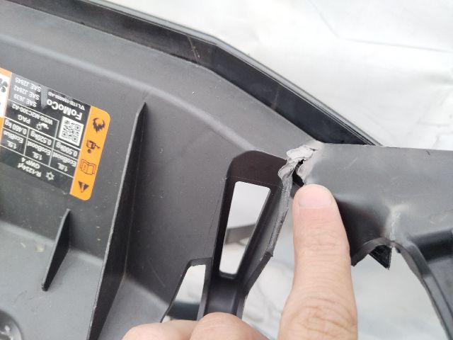 bontott FORD PUMA Első Lökhárító (Üresen)