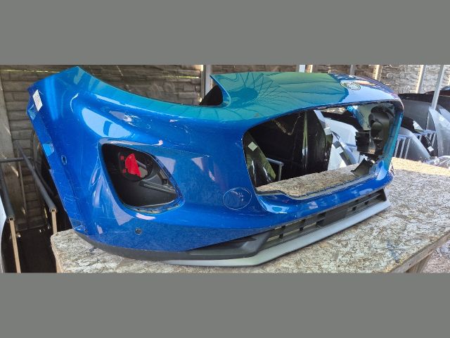 bontott FORD PUMA Első Lökhárító (Üresen)