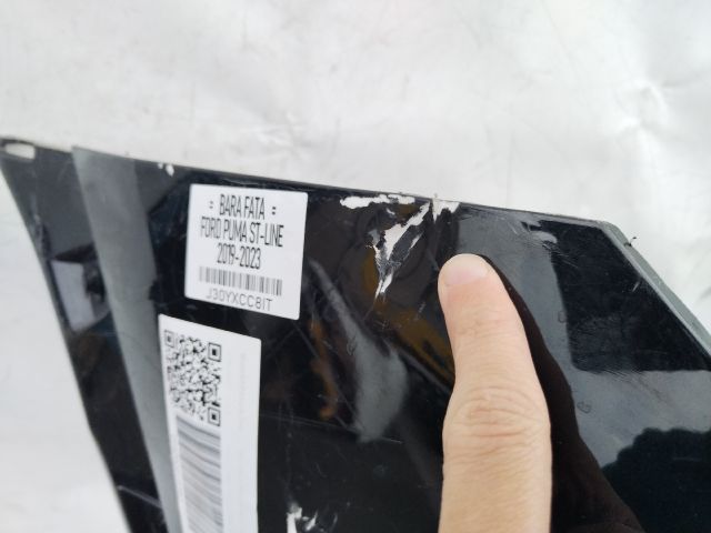 bontott FORD PUMA Első Lökhárító (Üresen)