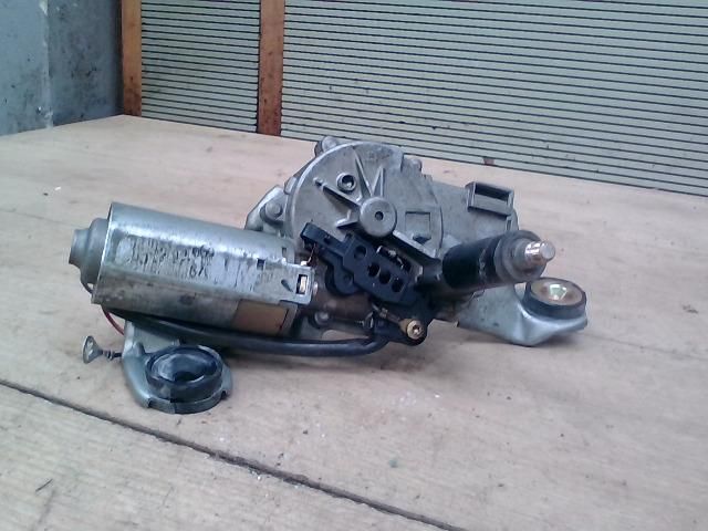 bontott FORD PUMA Hátsó Ablaktörlő Motor