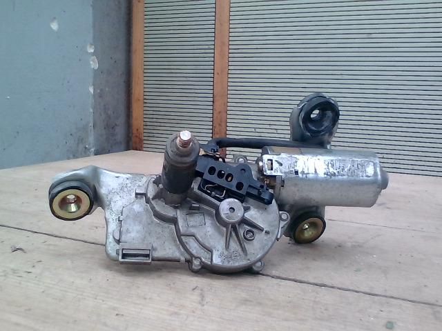 bontott FORD PUMA Hátsó Ablaktörlő Motor