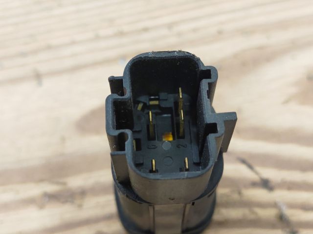 bontott FORD PUMA Hátsó Ködzárófény Kapcsoló