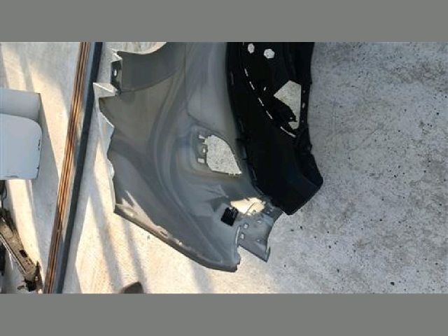 bontott FORD PUMA Hátsó Lökhárító (Részeivel)