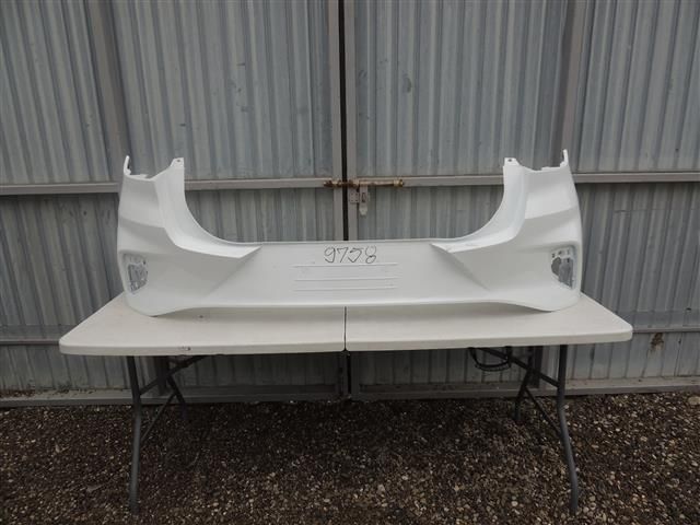 bontott FORD PUMA Hátsó Lökhárító (Részeivel)