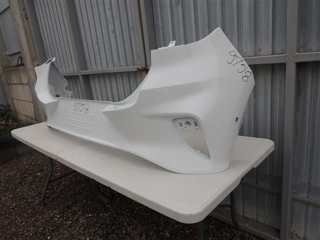 bontott FORD PUMA Hátsó Lökhárító (Részeivel)