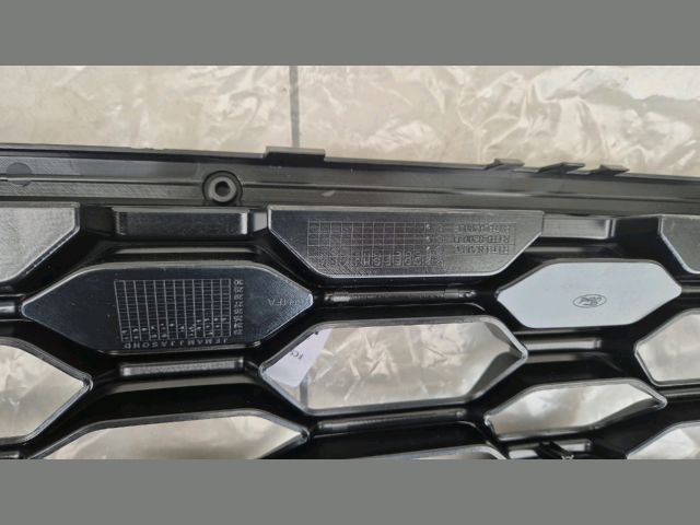 bontott FORD PUMA Hűtőrács