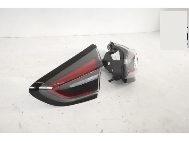 bontott FORD PUMA Jobb Belső Hátsó Lámpa