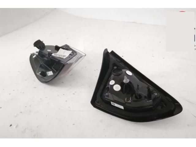 bontott FORD PUMA Jobb Belső Hátsó Lámpa