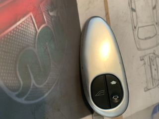 bontott FORD PUMA Jobb első Ablakemelő Kapcsoló