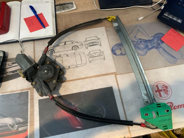 bontott FORD PUMA Jobb első Ablakemelő Szerkezet (Elektromos)