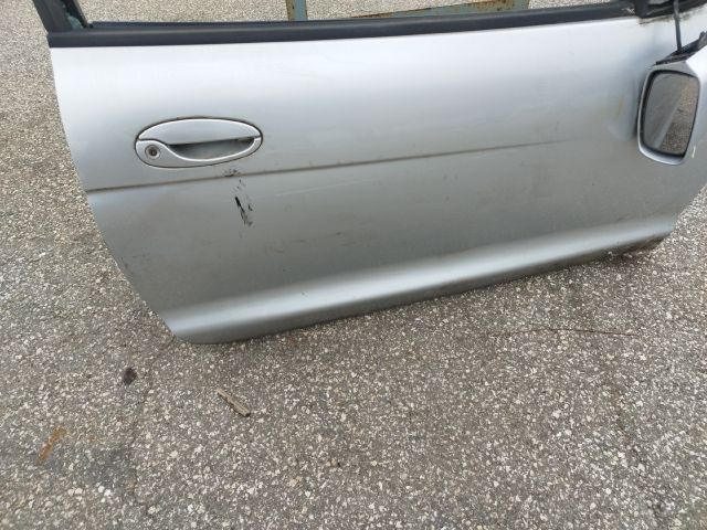 bontott FORD PUMA Jobb első Ajtó (Részeivel)