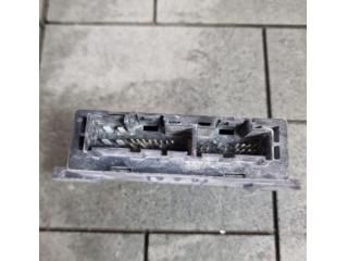 bontott FORD PUMA Jobb első Ajtó Vezérlőegység