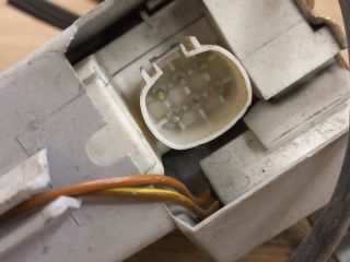 bontott FORD PUMA Jobb első Ajtózár