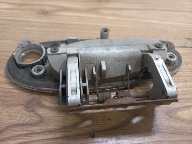 bontott FORD PUMA Jobb első Külső Kilincs