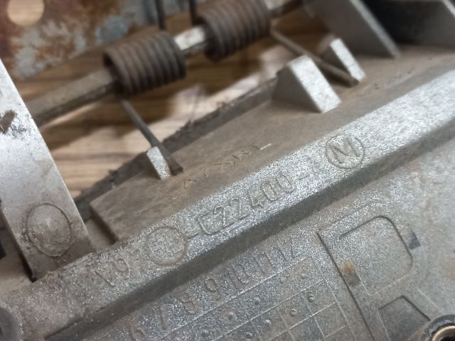 bontott FORD PUMA Jobb első Külső Kilincs