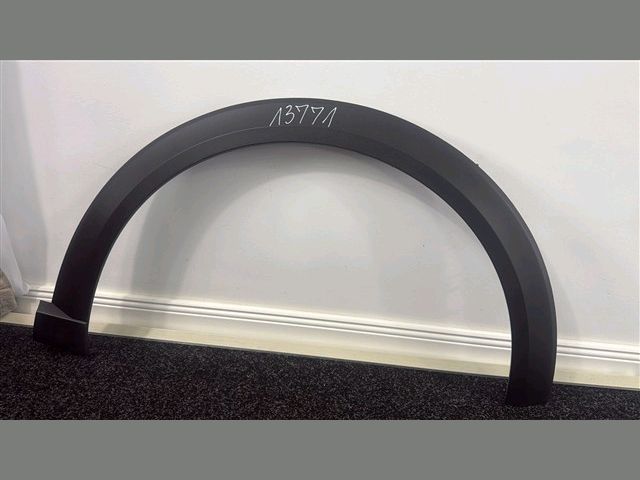 bontott FORD PUMA Jobb első Sárvédő Díszléc