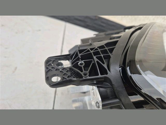 bontott FORD PUMA Jobb Fényszóró