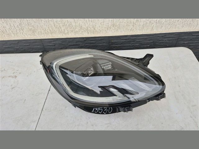 bontott FORD PUMA Jobb Fényszóró