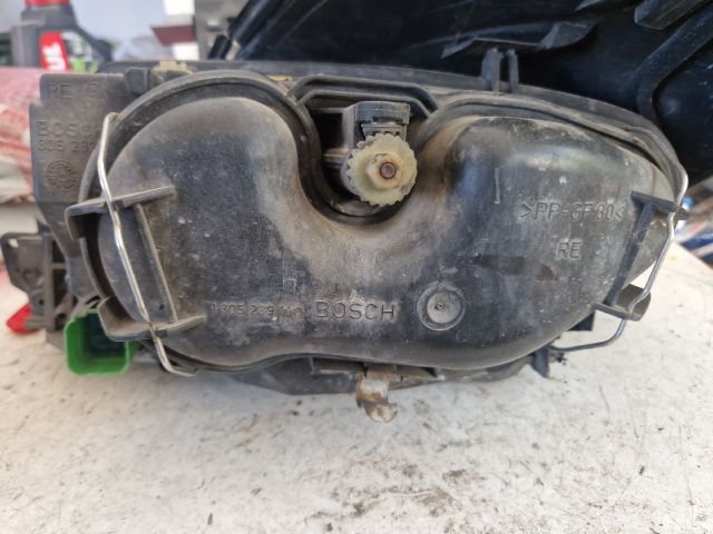 bontott FORD PUMA Jobb Fényszóró