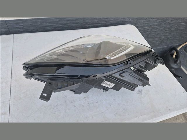 bontott FORD PUMA Jobb Fényszóró