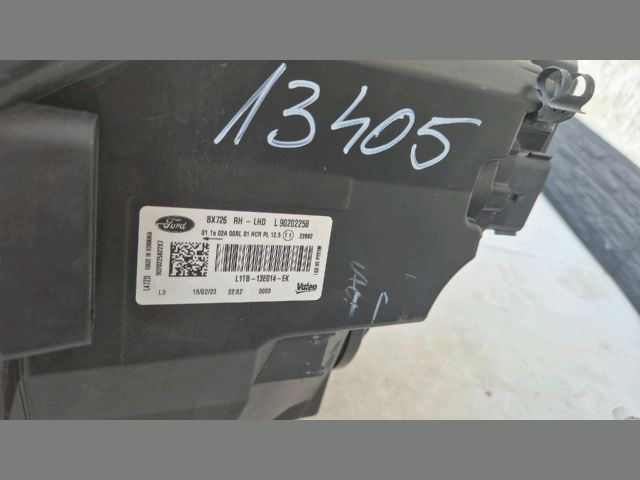 bontott FORD PUMA Jobb Fényszóró