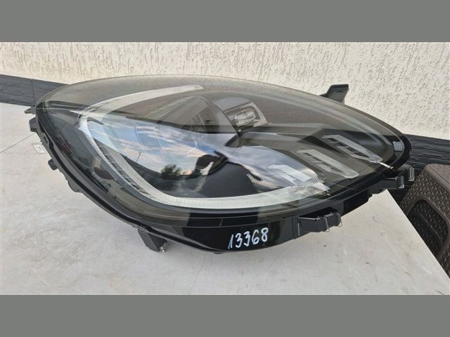 bontott FORD PUMA Jobb Fényszóró