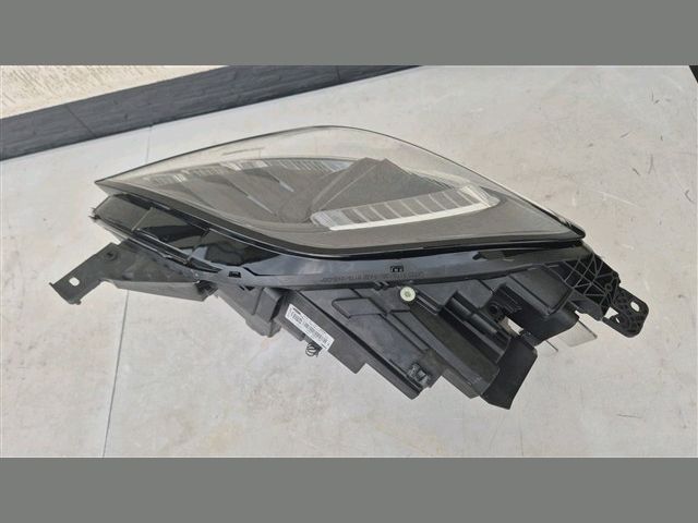 bontott FORD PUMA Jobb Fényszóró