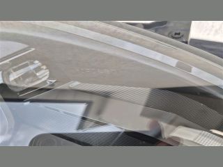 bontott FORD PUMA Jobb Fényszóró