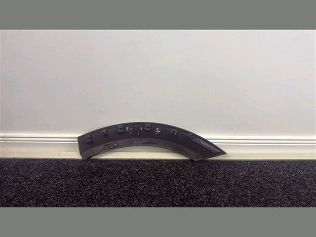 bontott FORD PUMA Jobb hátsó Ajtó Díszléc