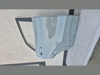 bontott FORD PUMA Jobb hátsó Ajtó (Üres lemez)